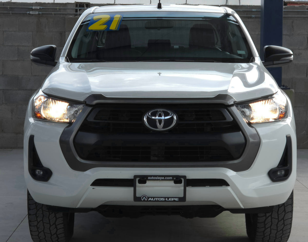 TOYOTA HILUX DOBLE CABINA SR 2021