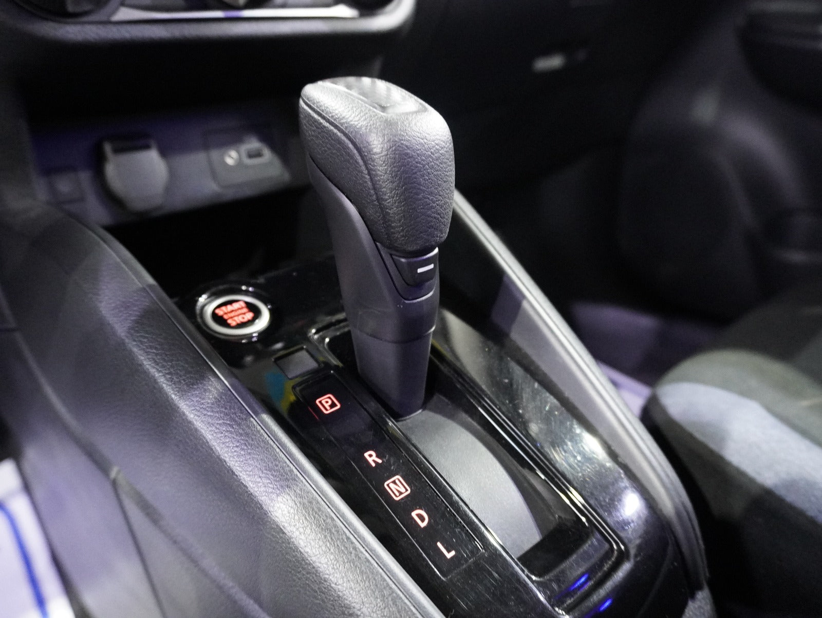 Nissan Versa Advance 2025