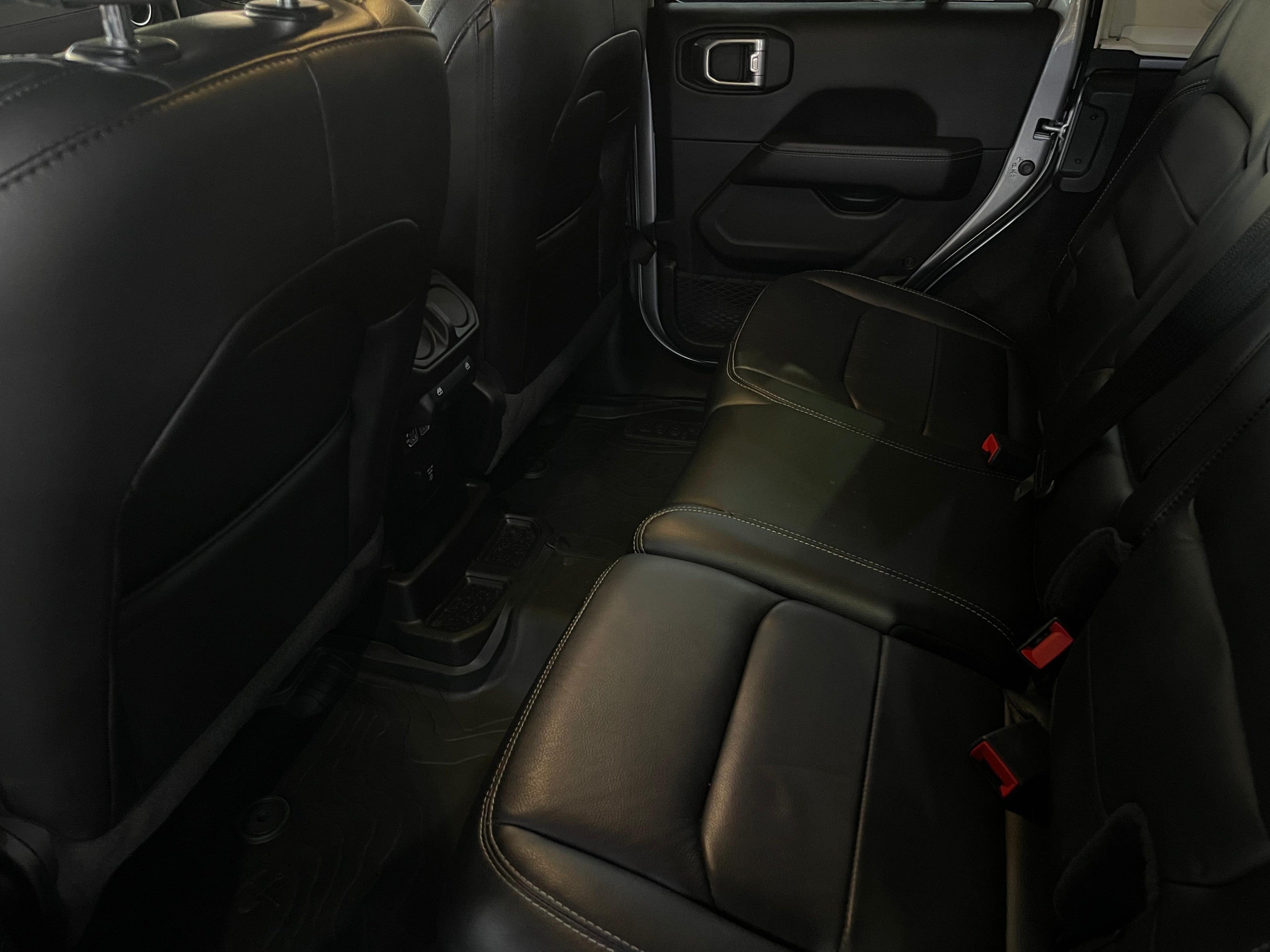 Jeep Wrangler Unlimited Sahara 2021