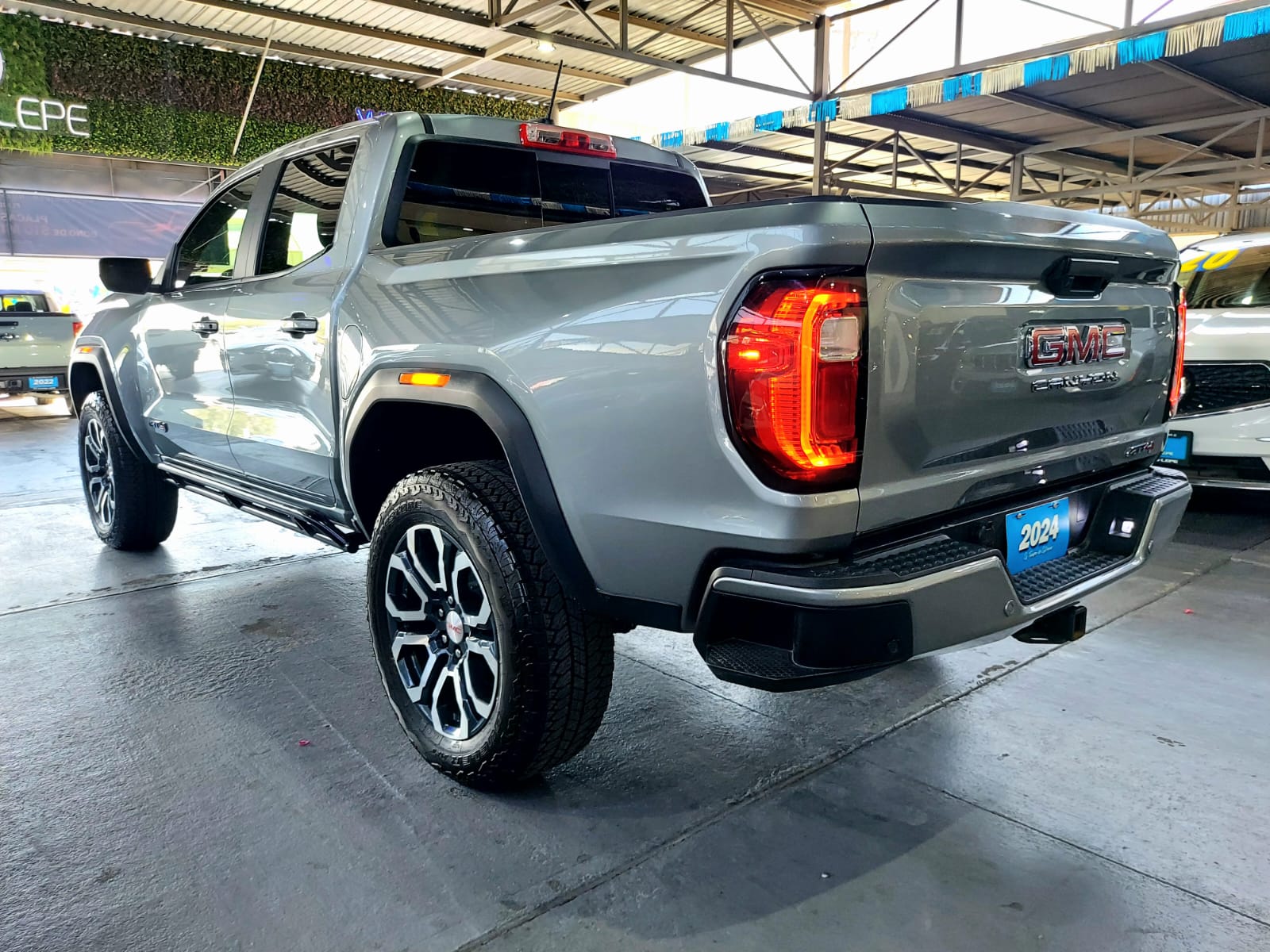 GMC Canyon AT4 2024