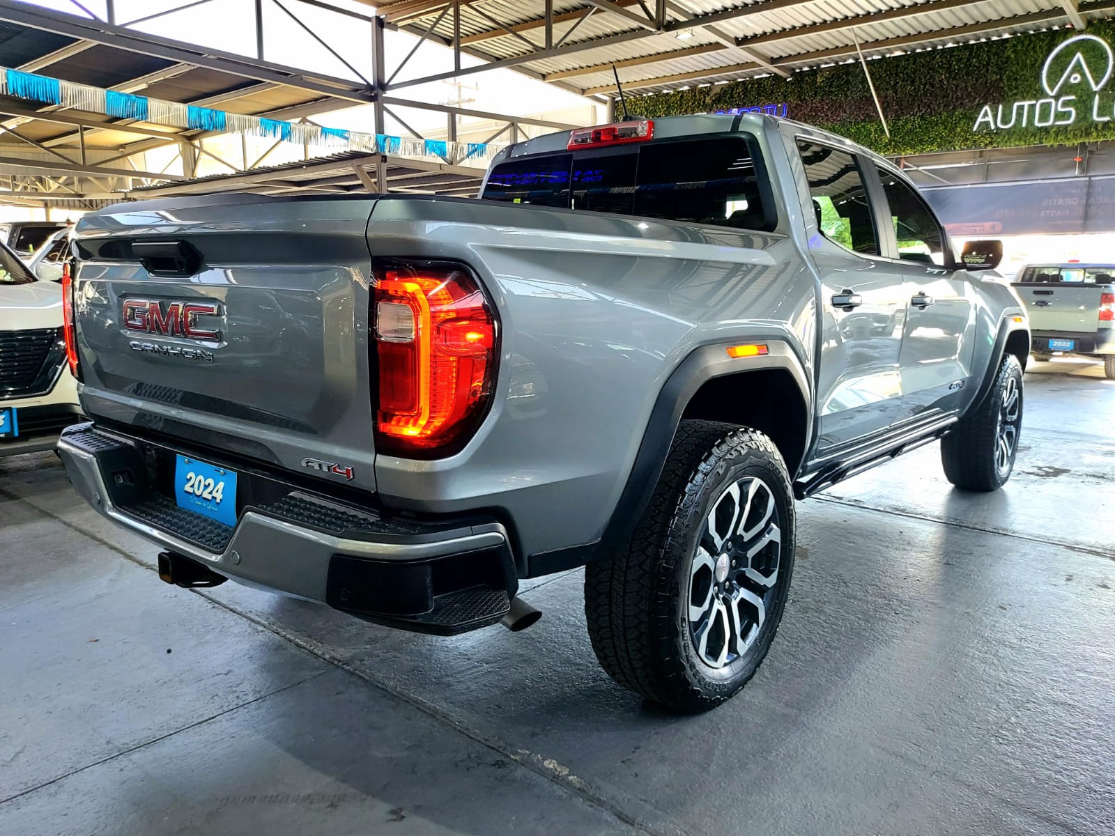 GMC Canyon AT4 2024