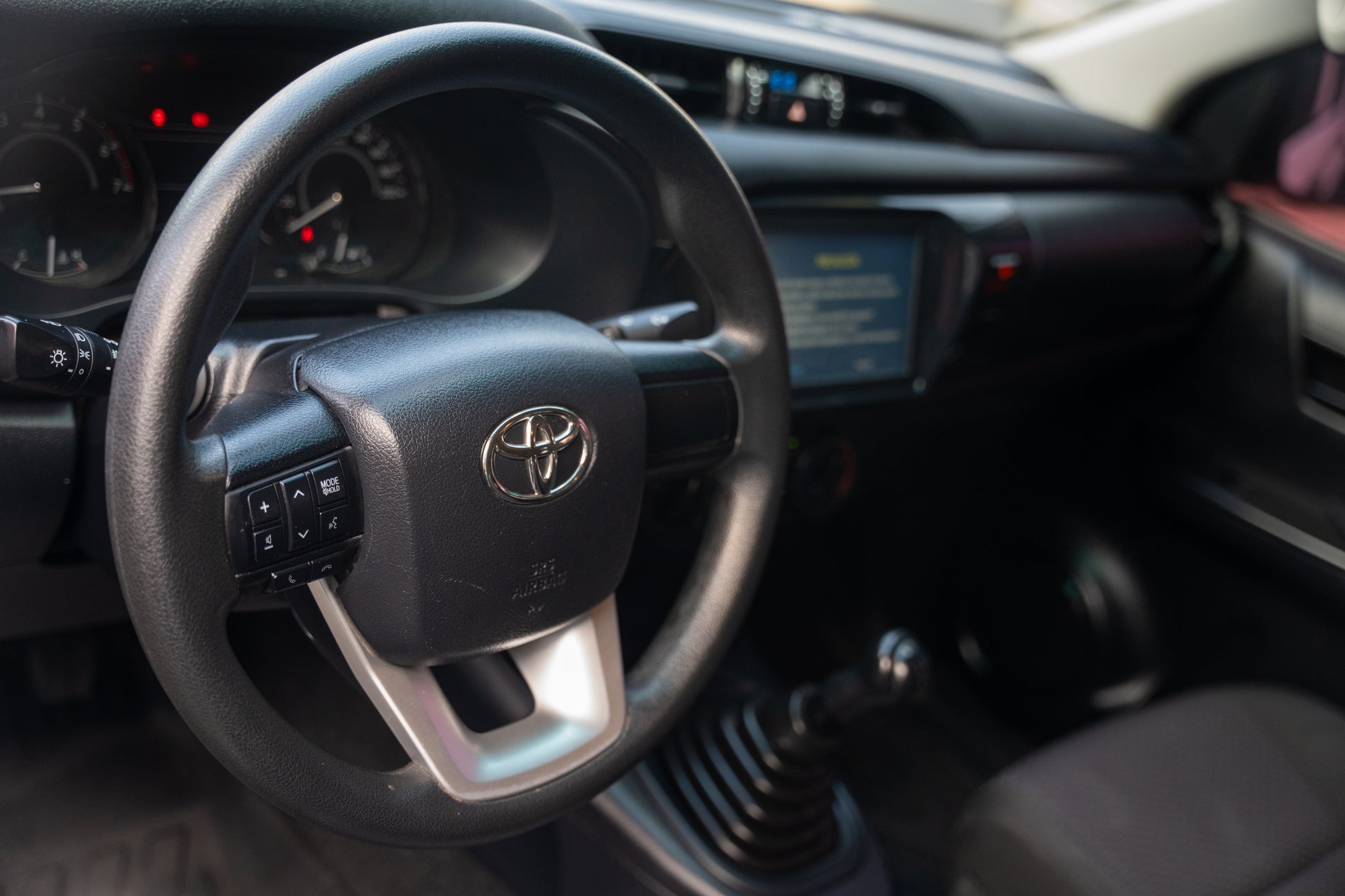 Toyota Hilux SR 2022