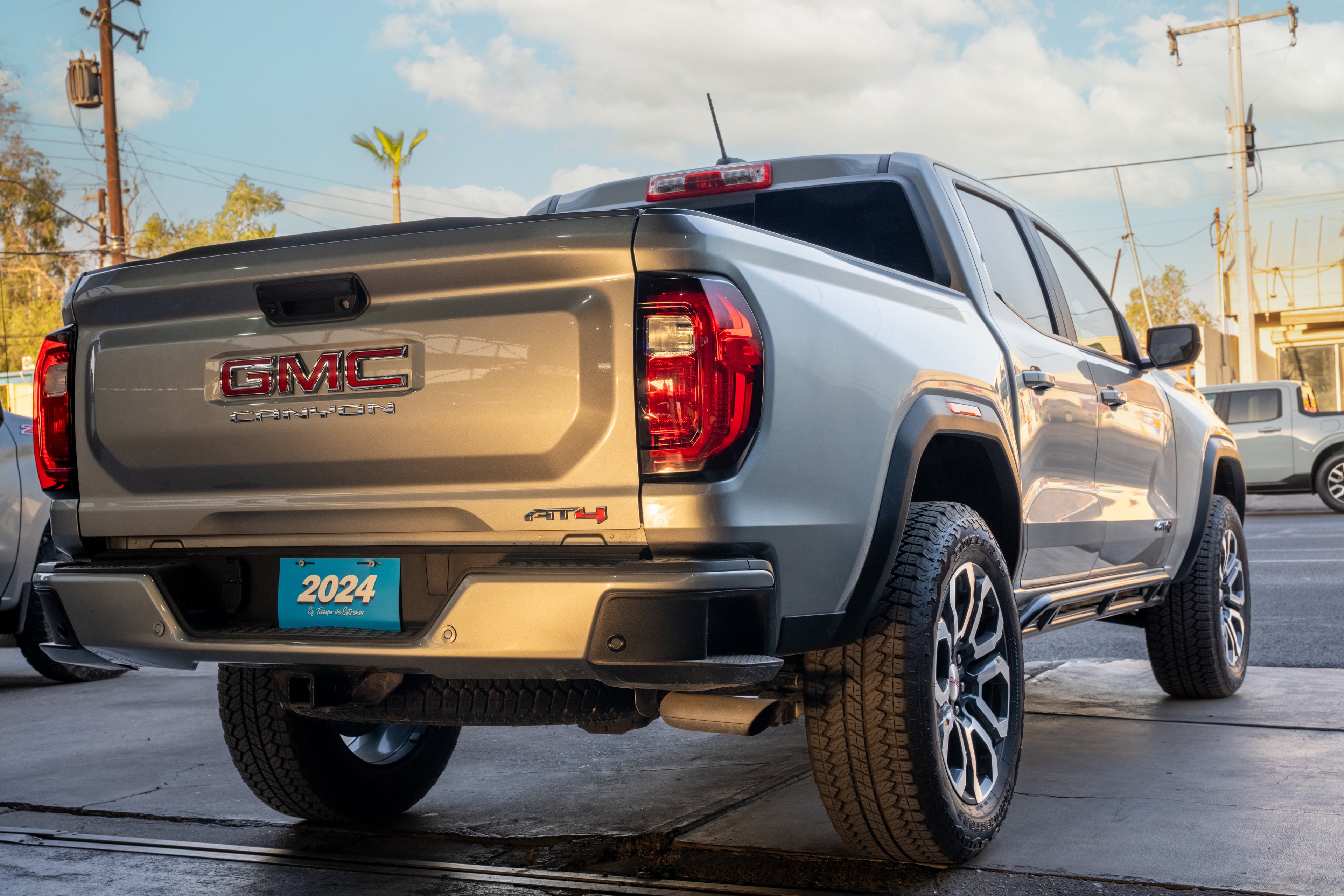 GMC Canyon AT4 2024