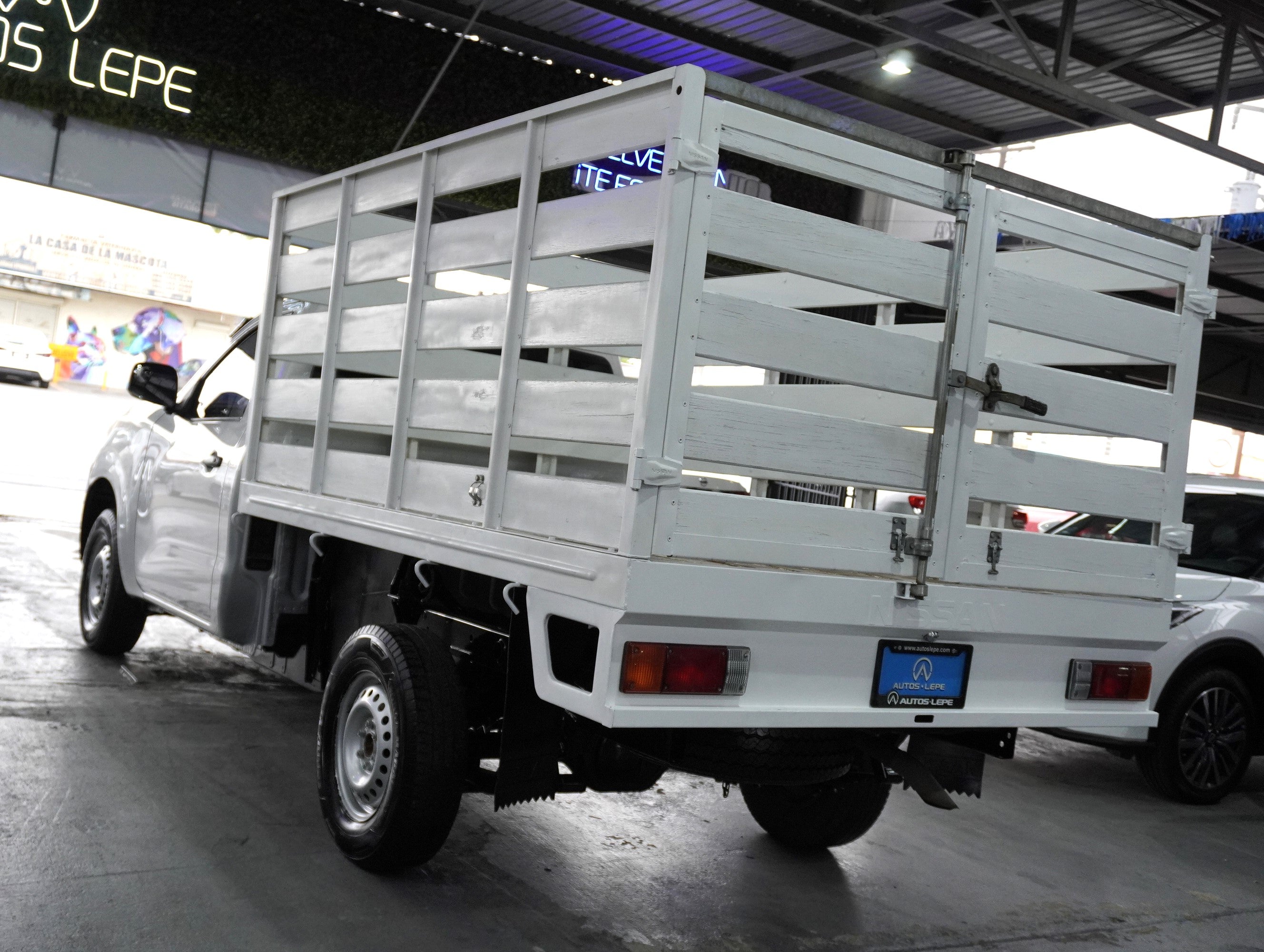 Nissan NP300 Estaca 2020