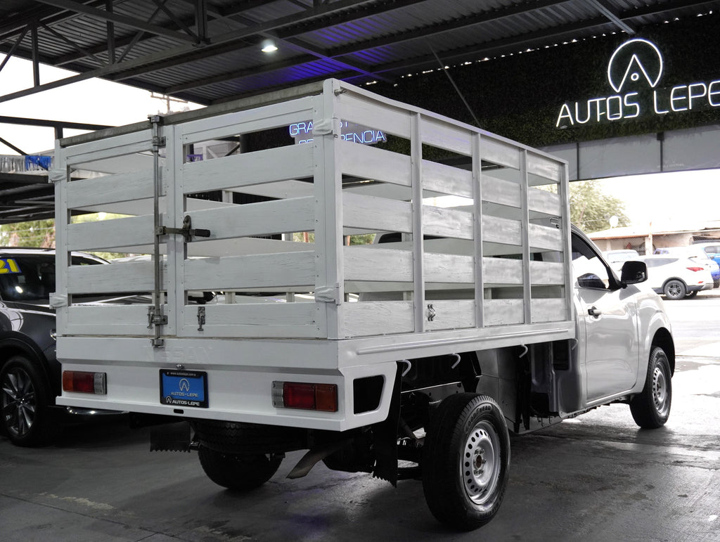 Nissan NP300 Estaca 2020