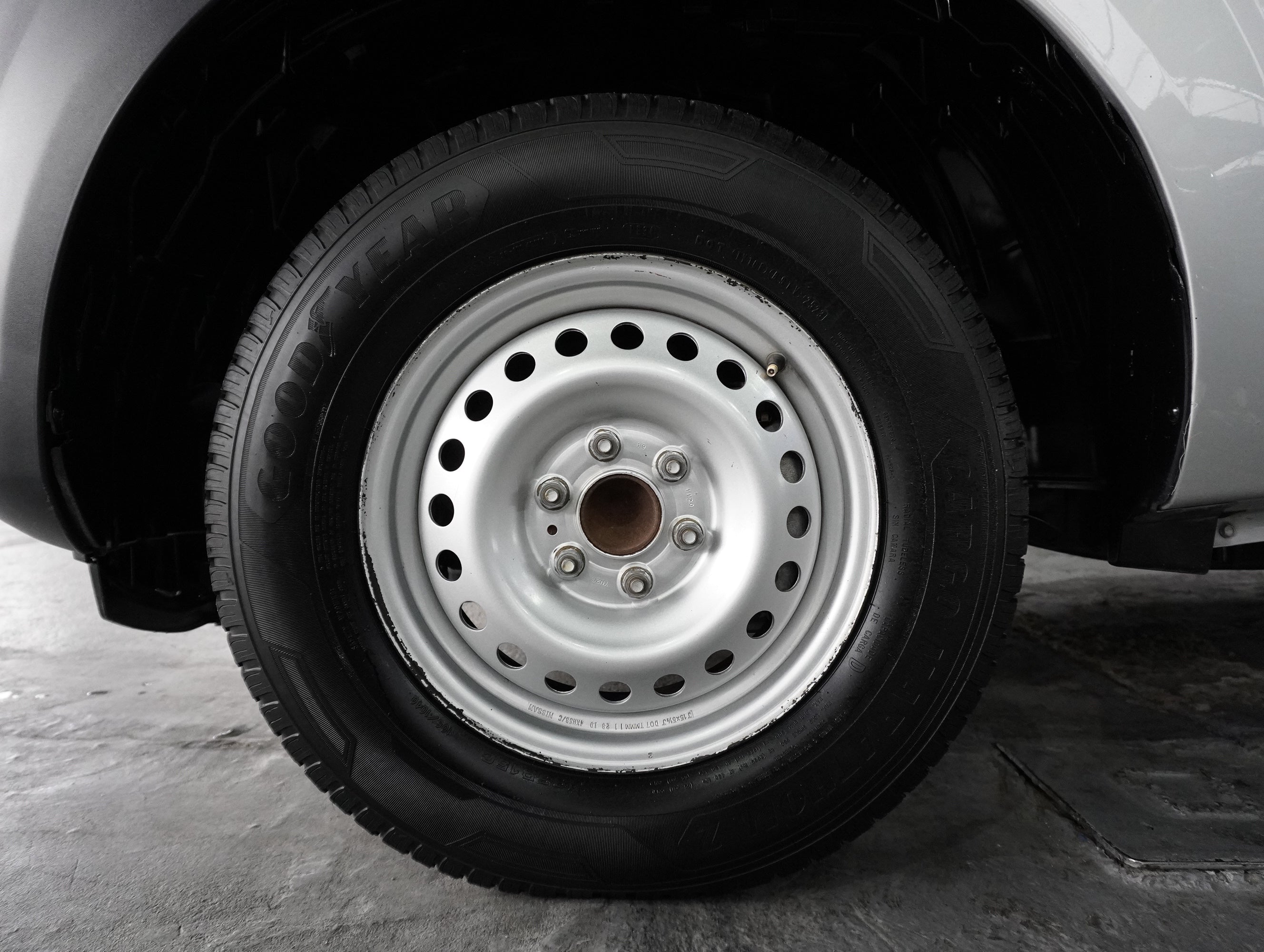 Nissan NP300 Estaca 2020