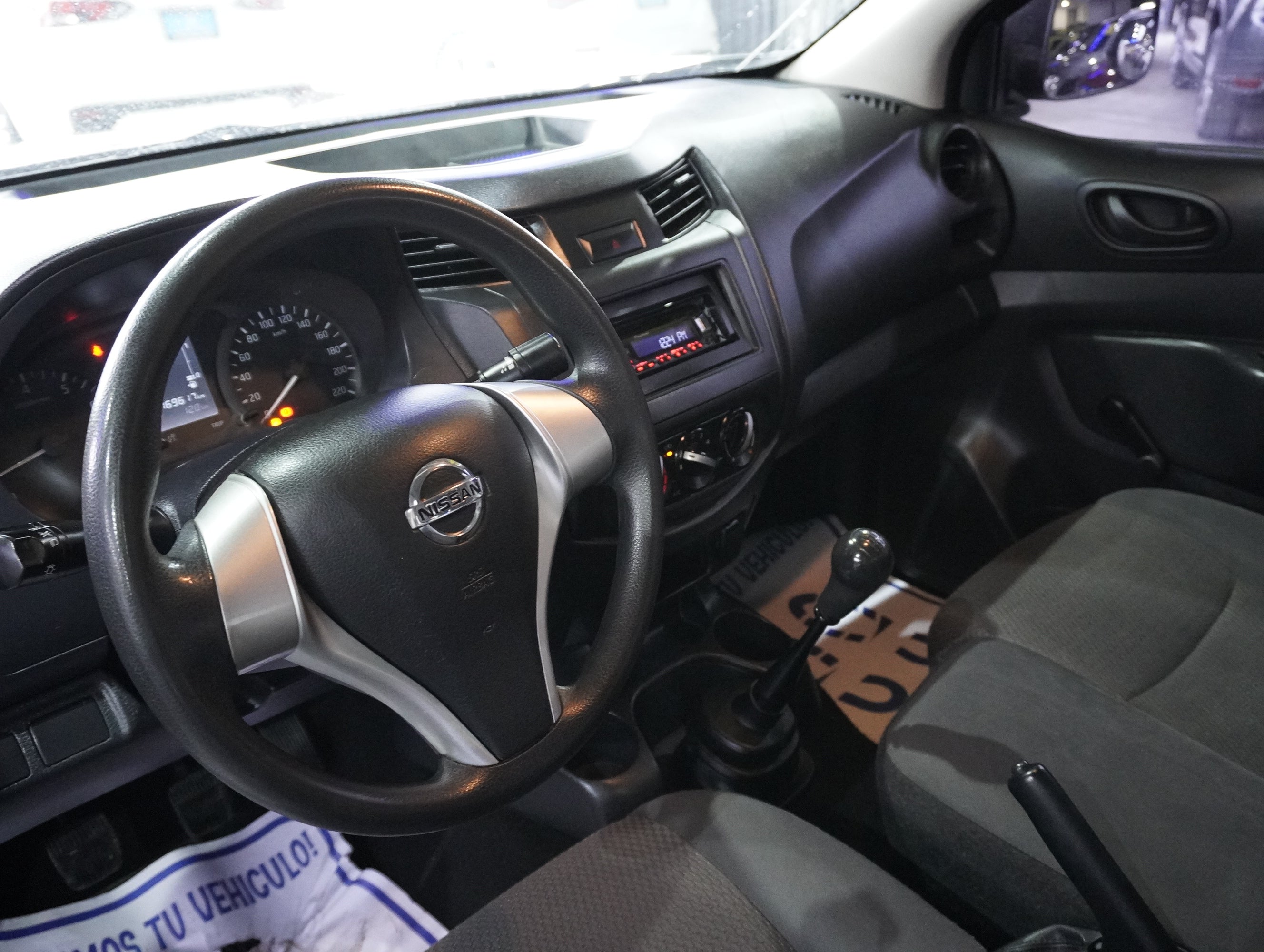 Nissan NP300 Estaca 2020