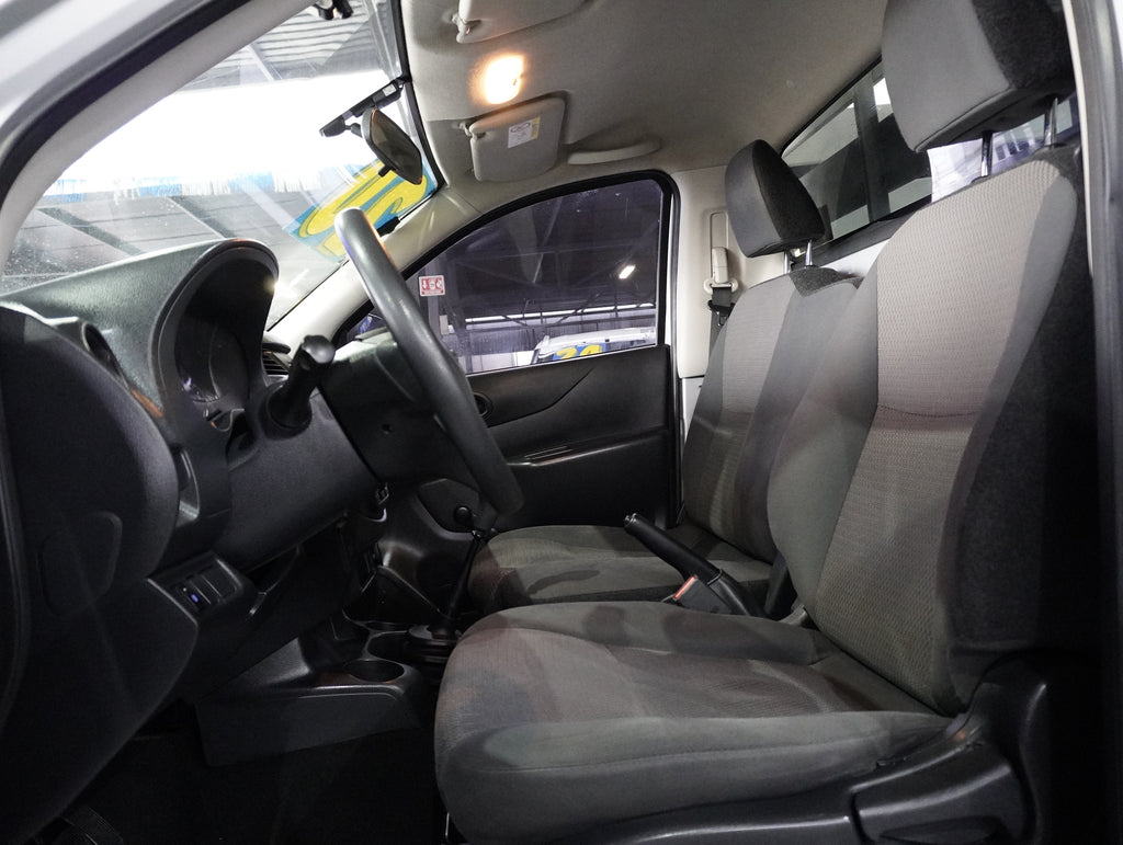 Nissan NP300 Estaca 2020