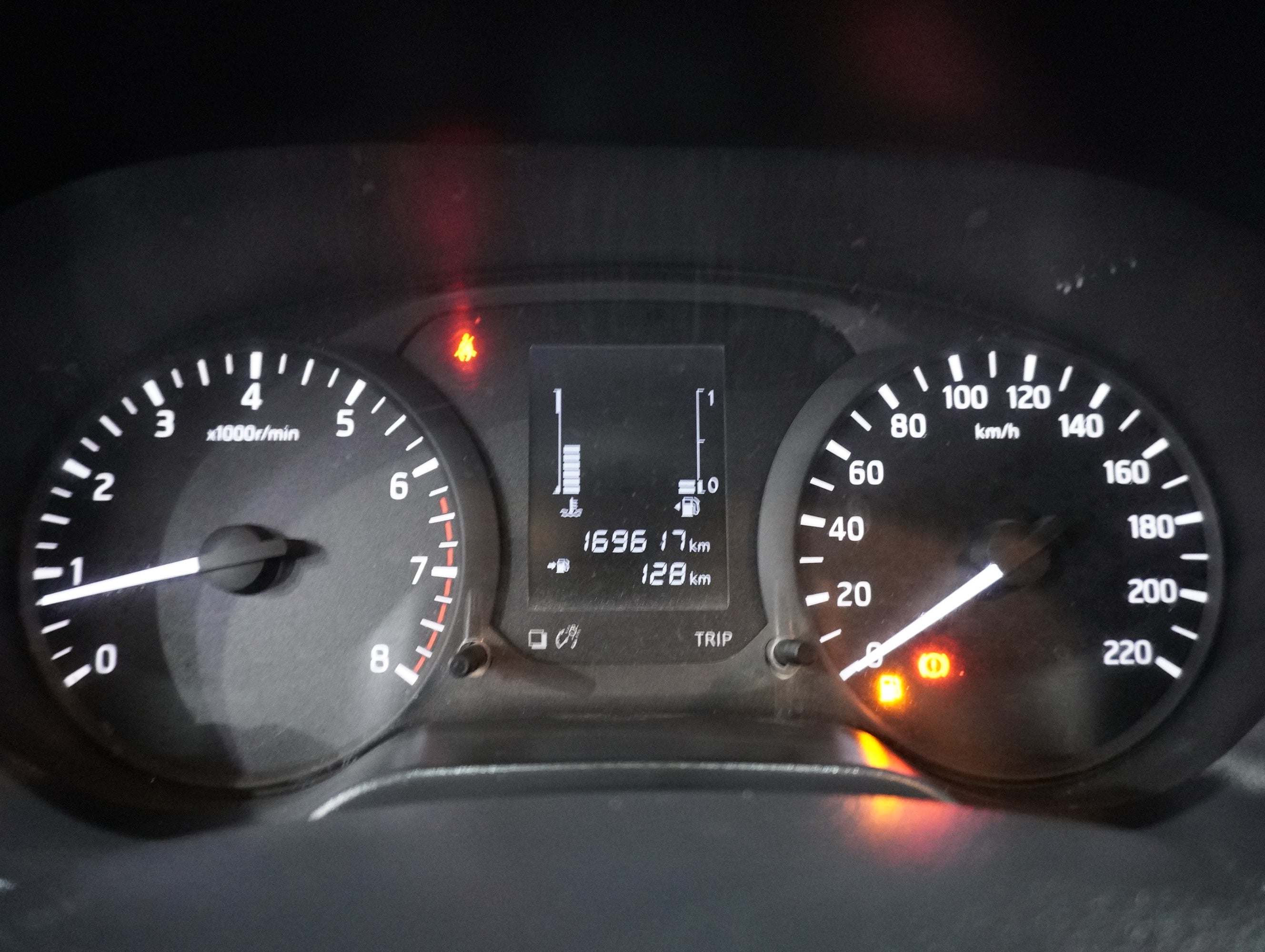 Nissan NP300 Estaca 2020