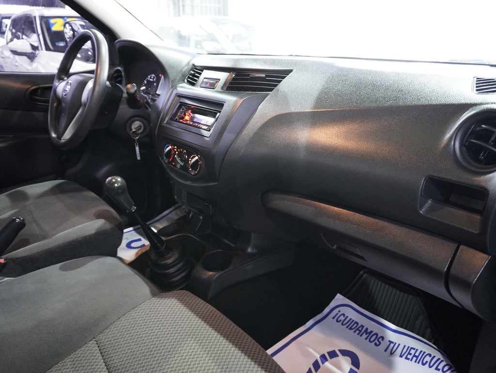 Nissan NP300 Estaca 2020