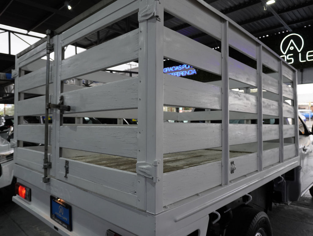 Nissan NP300 Estaca 2020