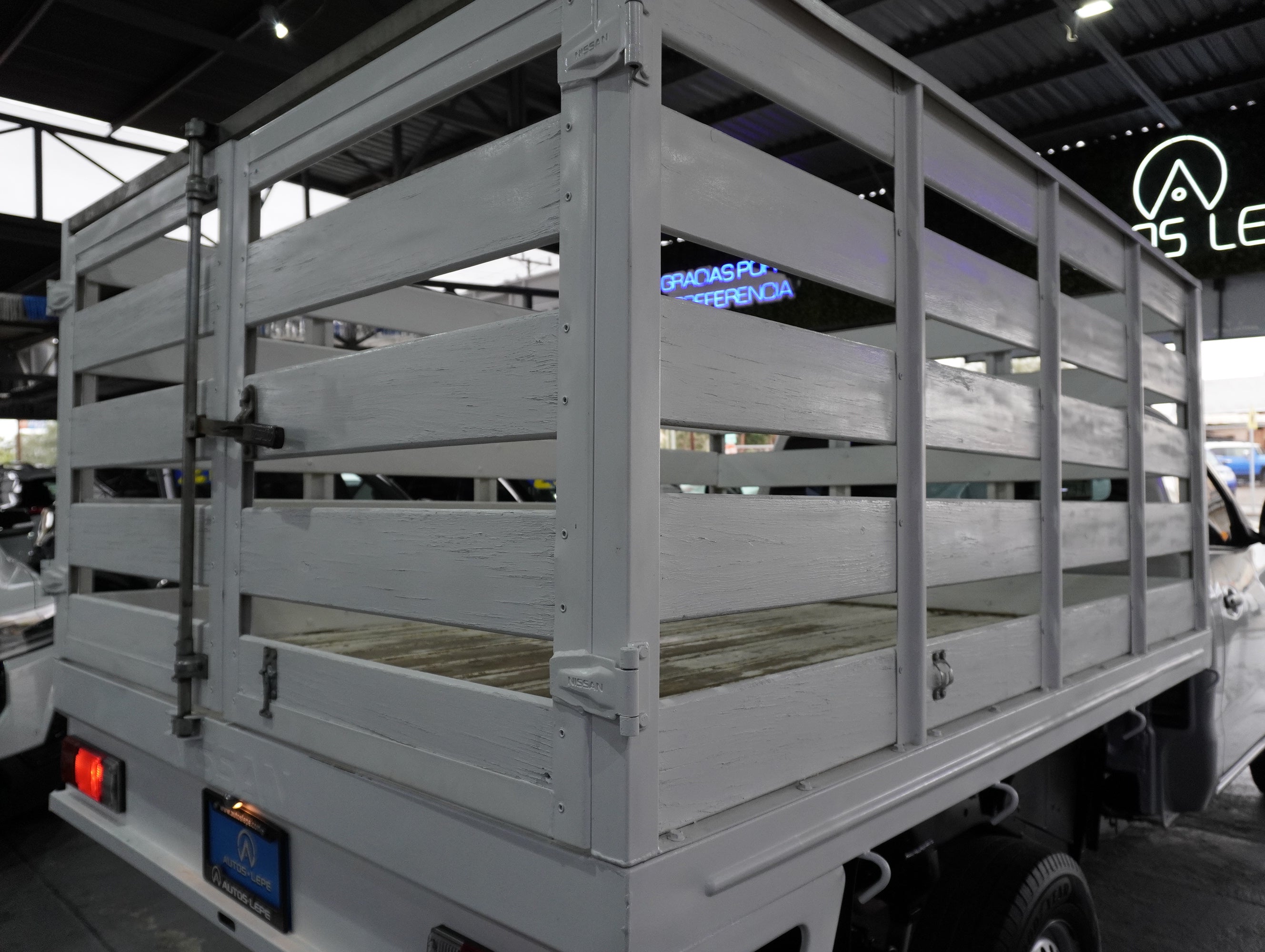 Nissan NP300 Estaca 2020