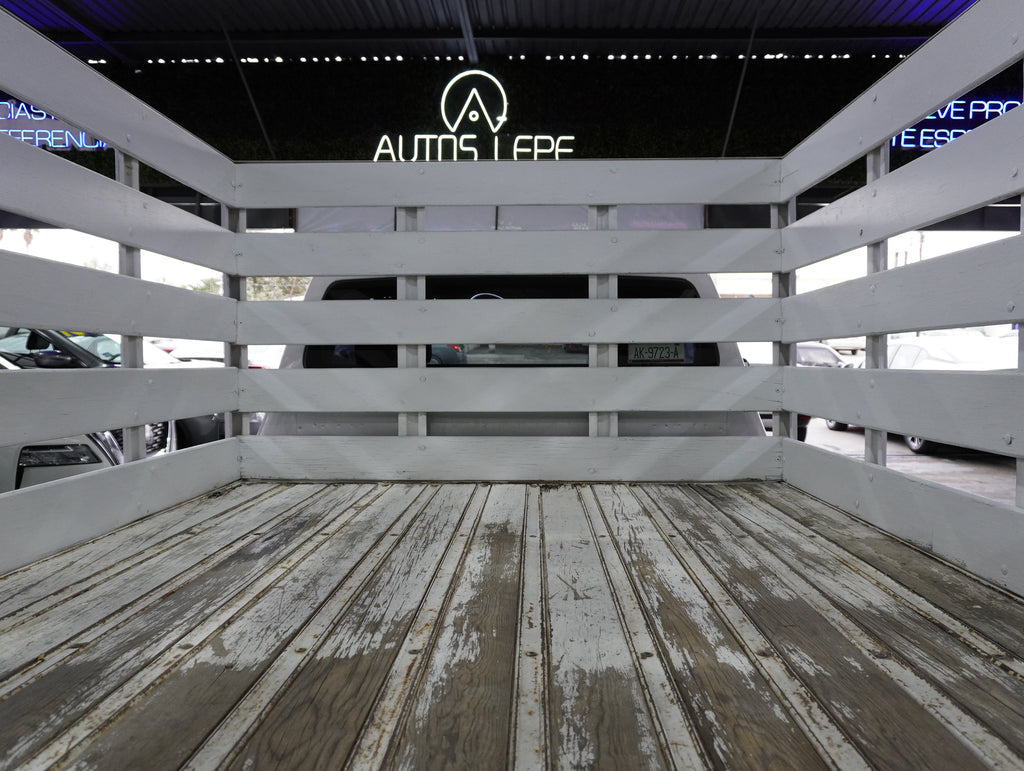 Nissan NP300 Estaca 2020