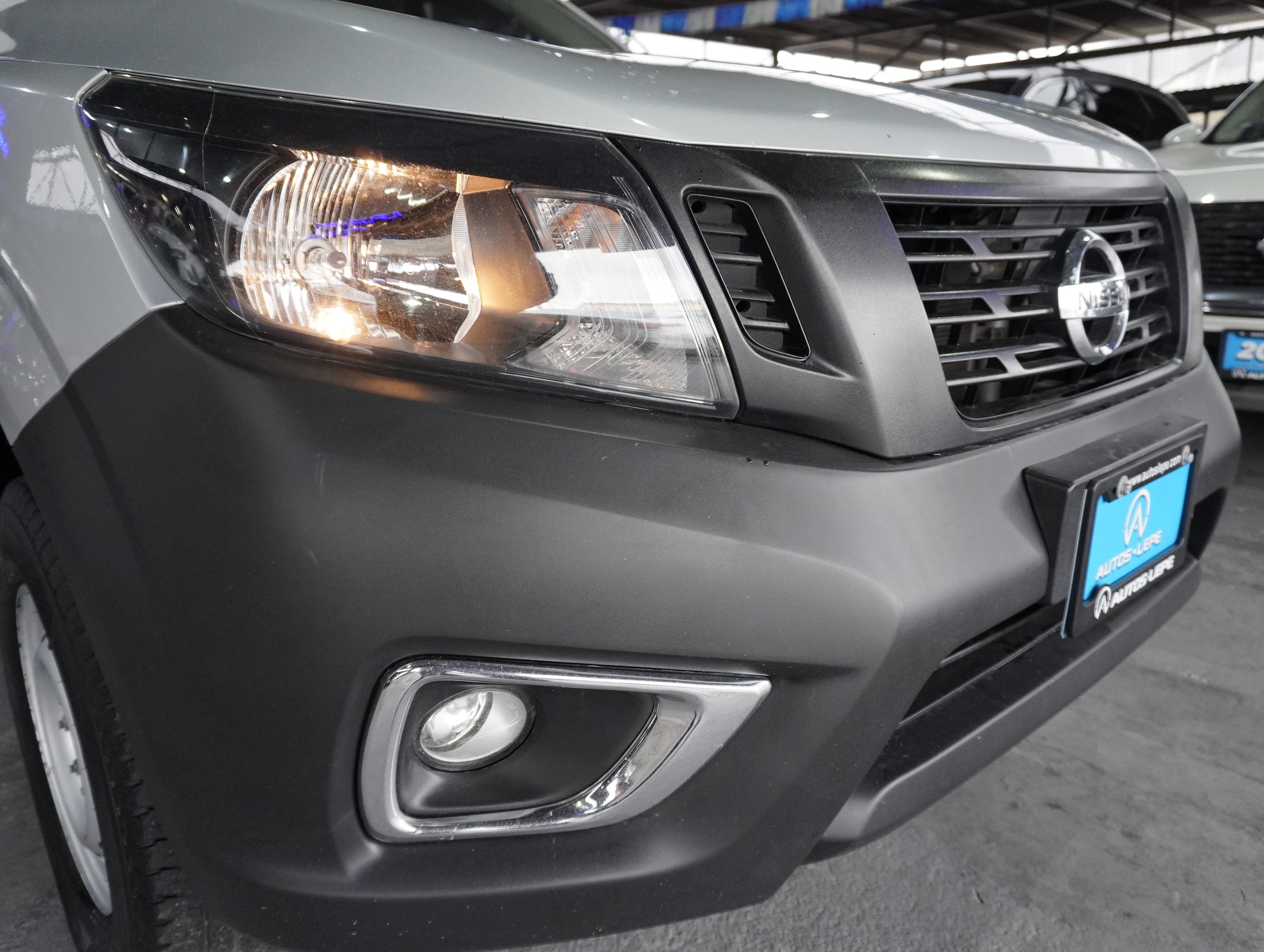 Nissan NP300 Estaca 2020