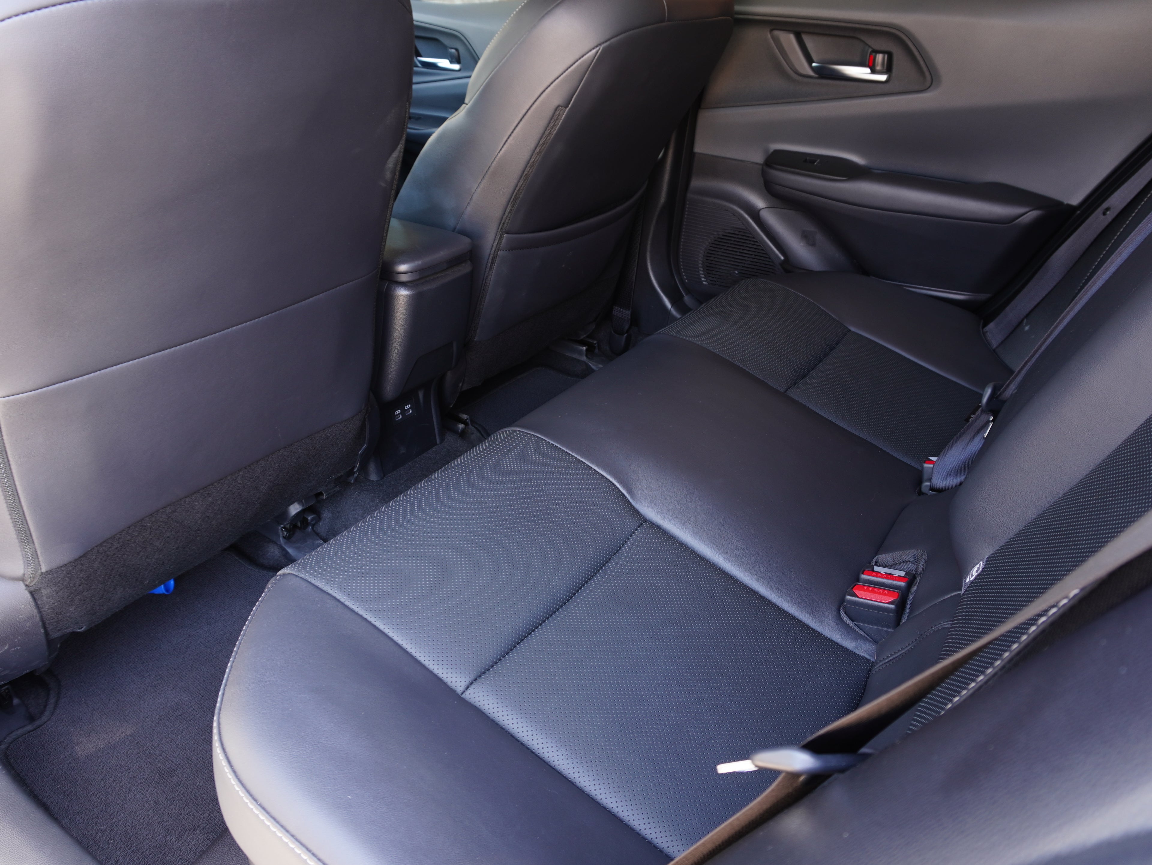 Toyota PRIUS Premium HEV 2025