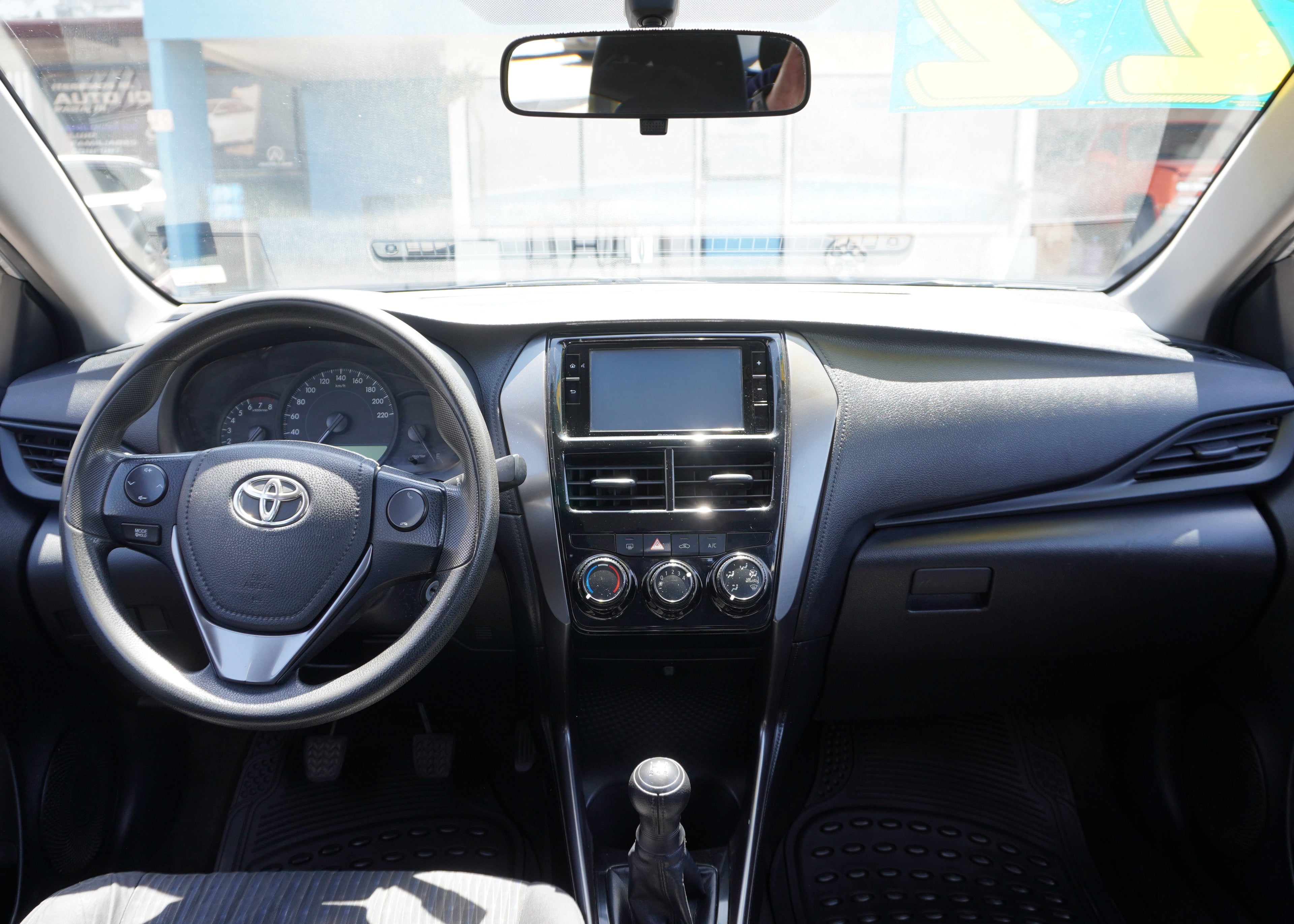 Toyota Yaris L 2022 (Manual)