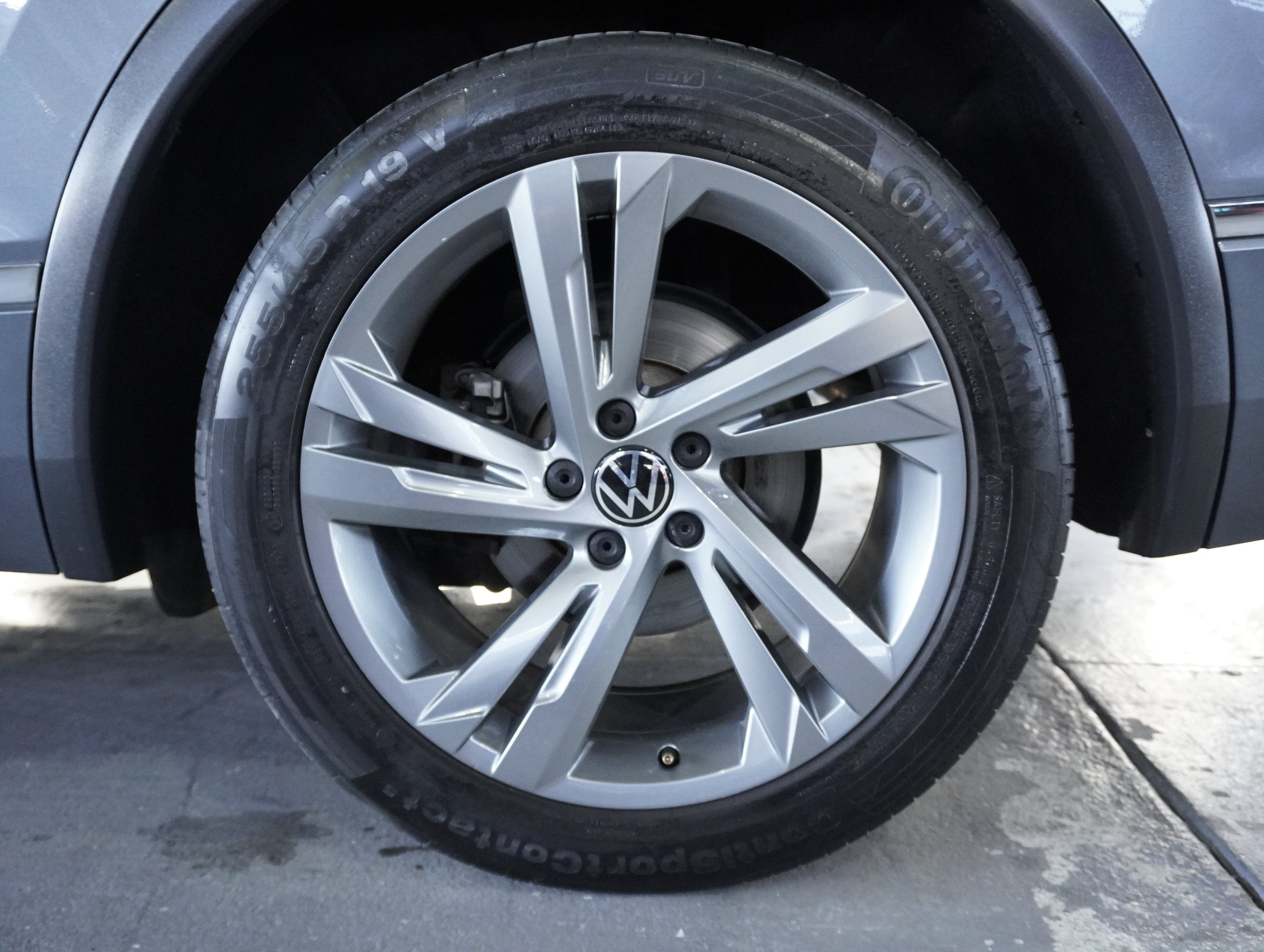 Volkswagen Tiguan Comfortline Paq R-Line 2023 🚙