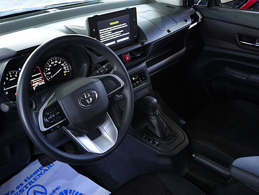 Toyota Avanza XLE 2023
