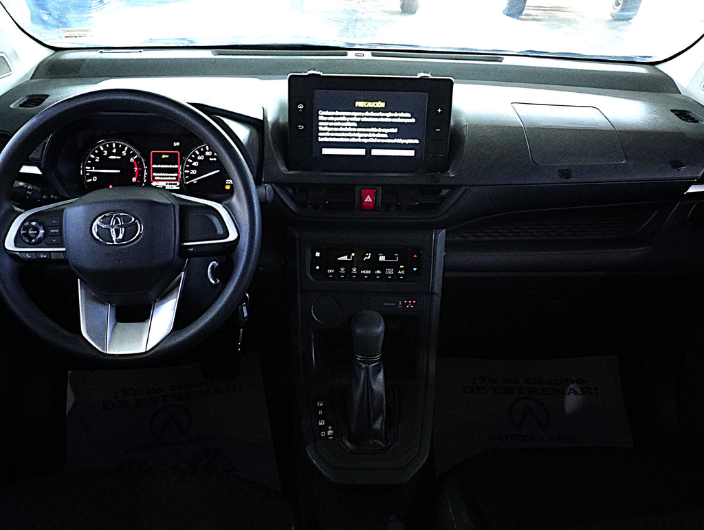 Toyota Avanza XLE 2023