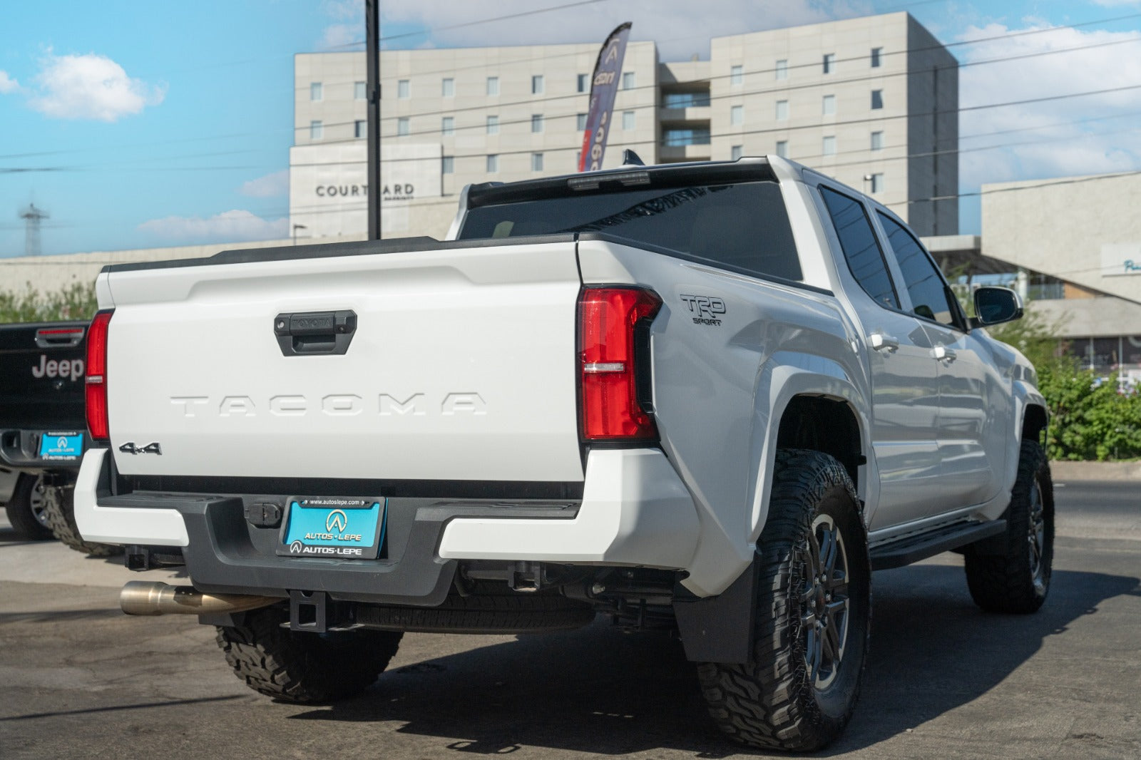 Toyota Tacoma SR 4x4 2024