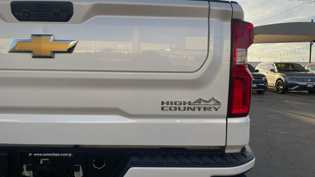 Chevrolet Cheyenne High Country 4x4 2022.5