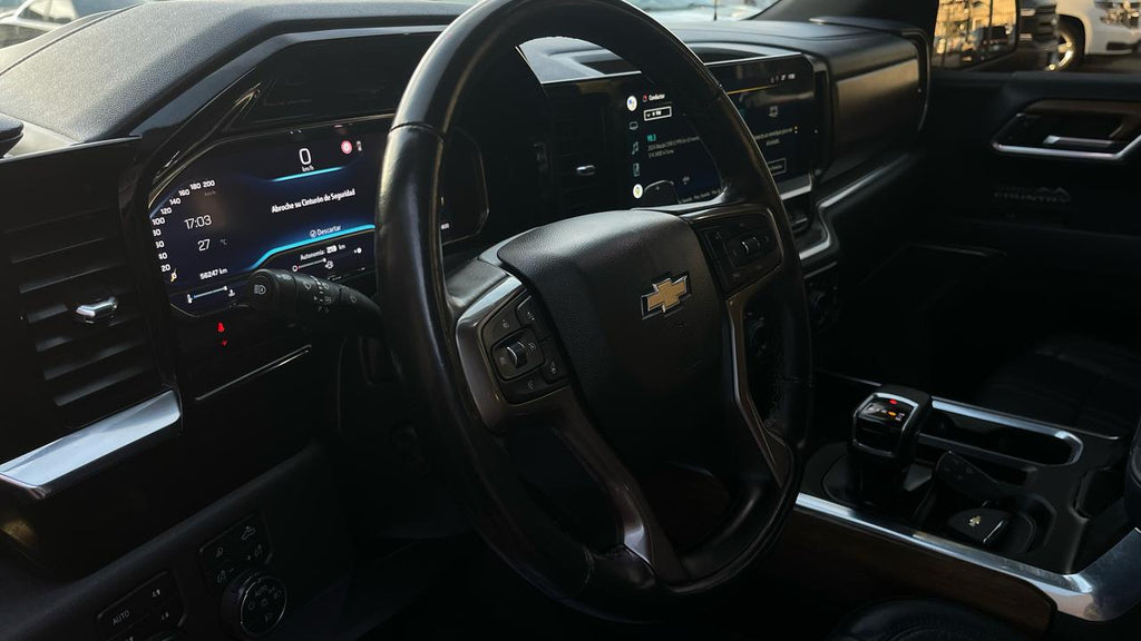 Chevrolet Cheyenne High Country 4x4 2022.5