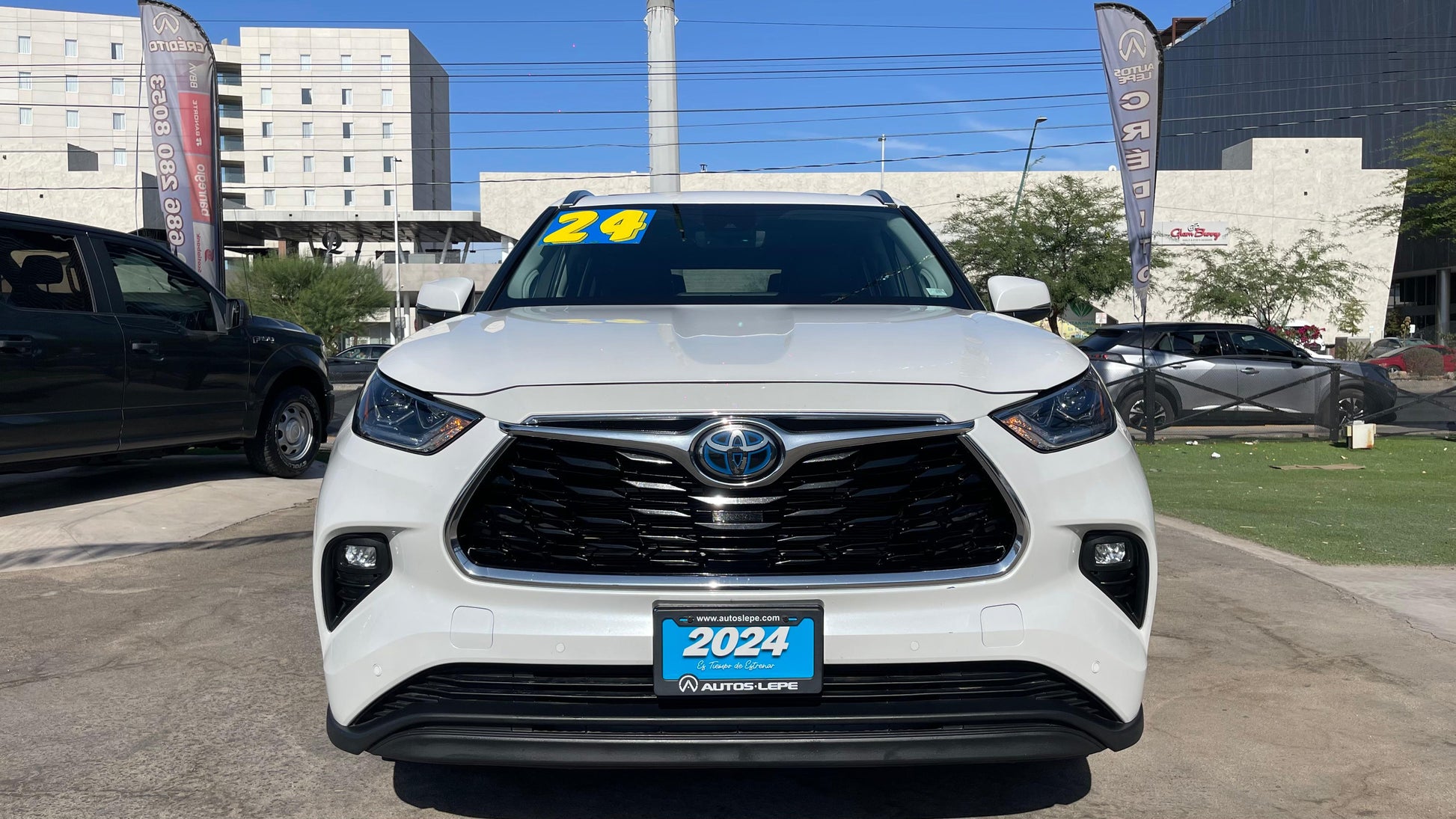 Toyota Highlander Limited Hybrid 2024