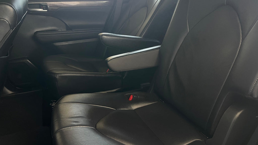 Toyota Highlander Limited Hybrid 2024