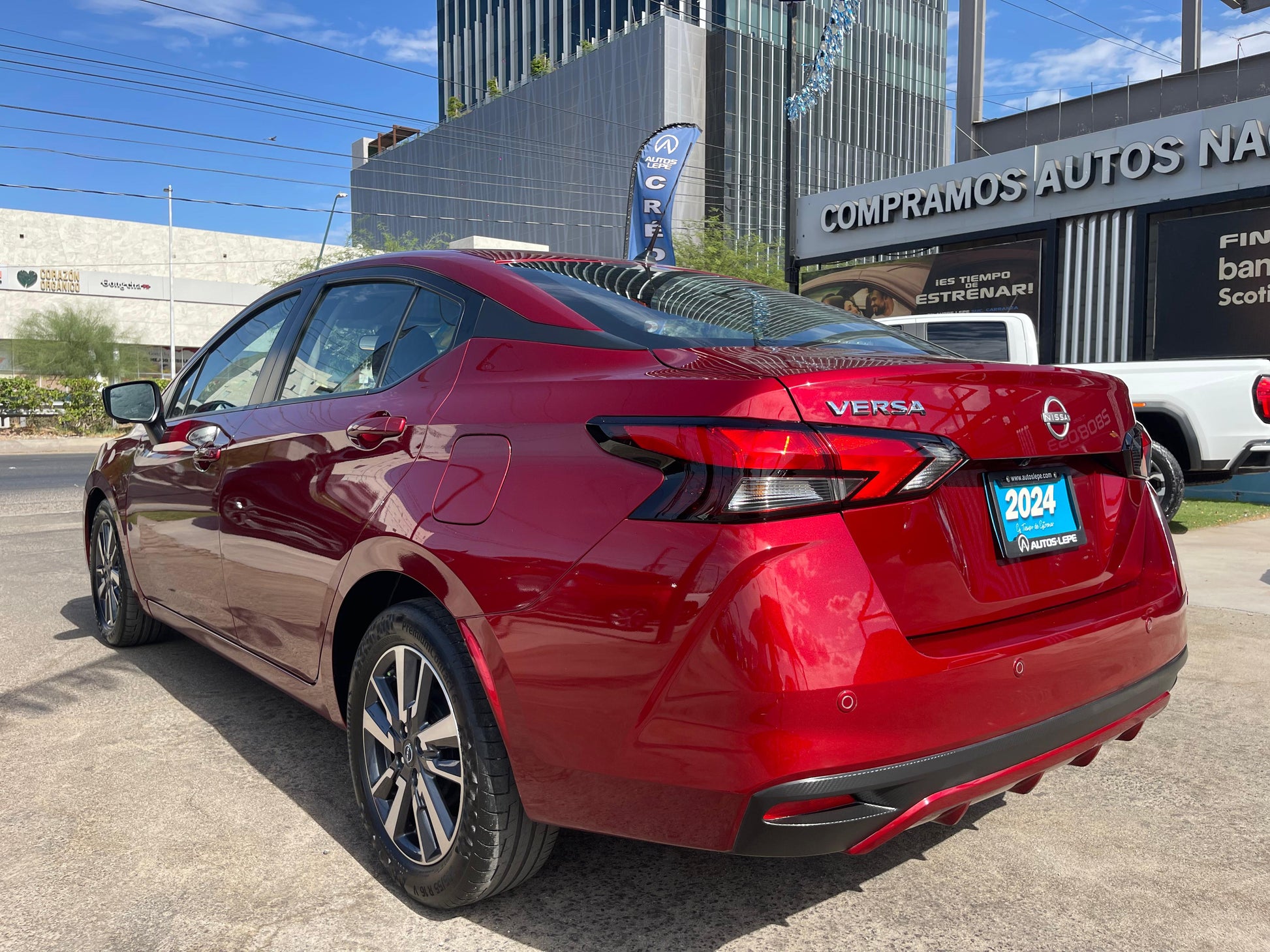Nissan Versa Advance 2024
