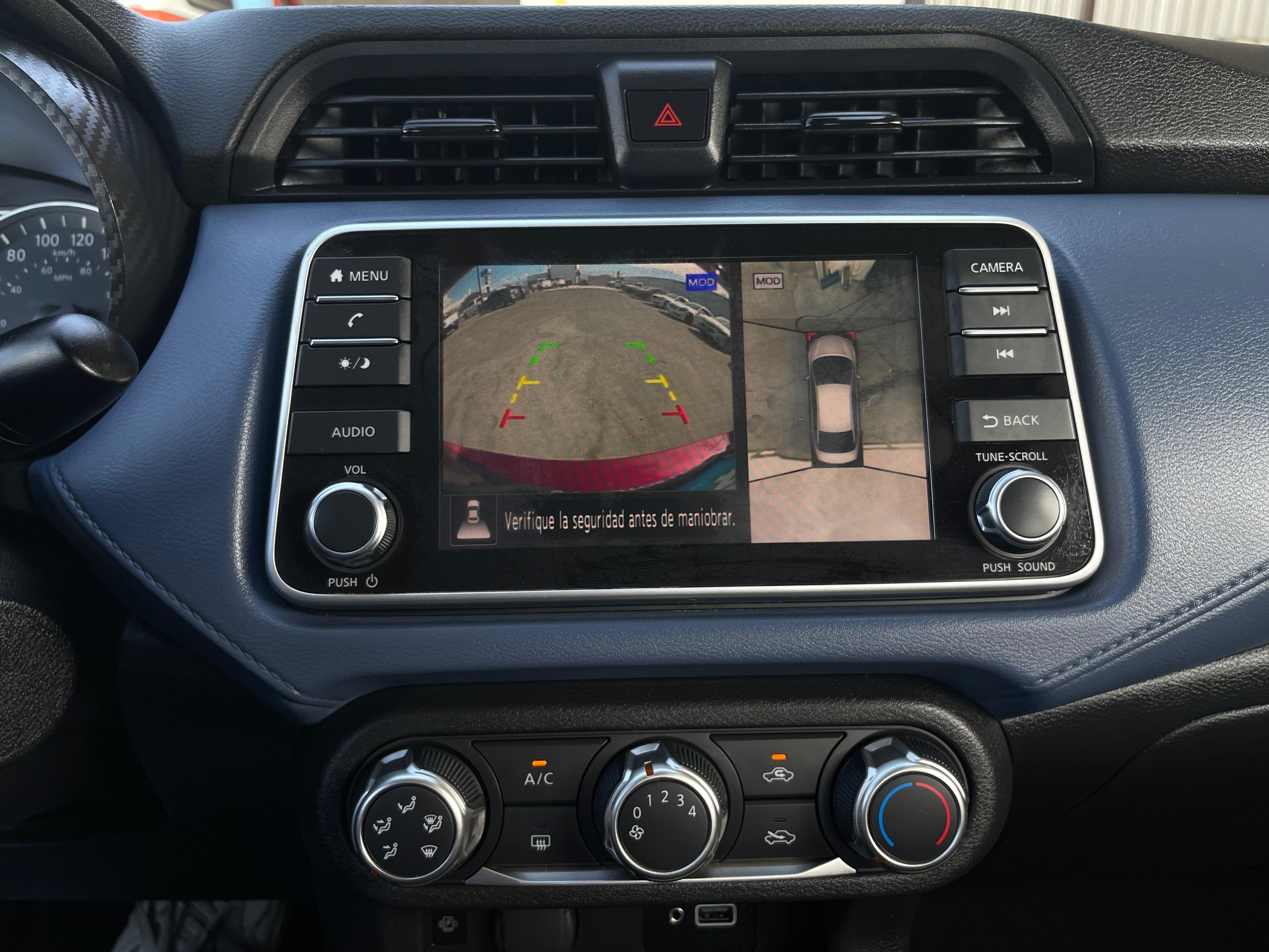 Nissan Versa Advance 2024