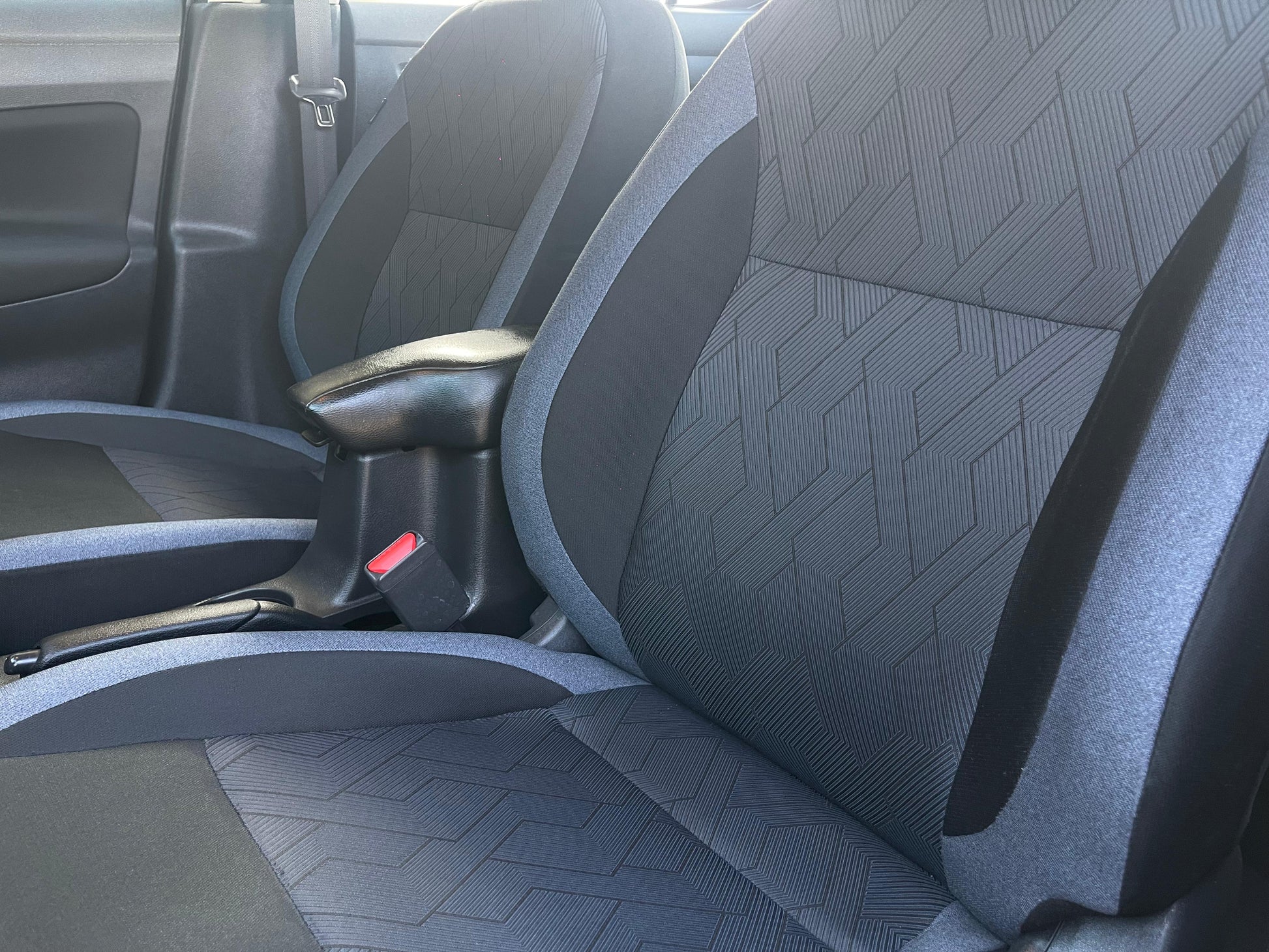 Nissan Versa Advance 2024
