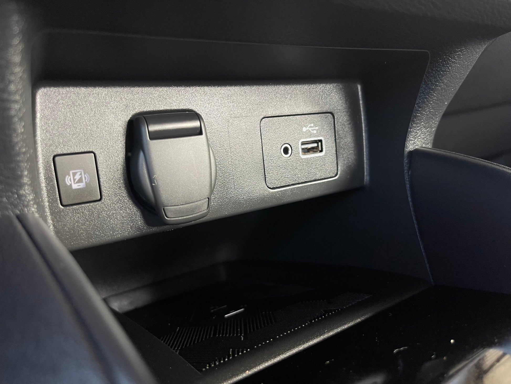 Nissan Versa Advance 2024
