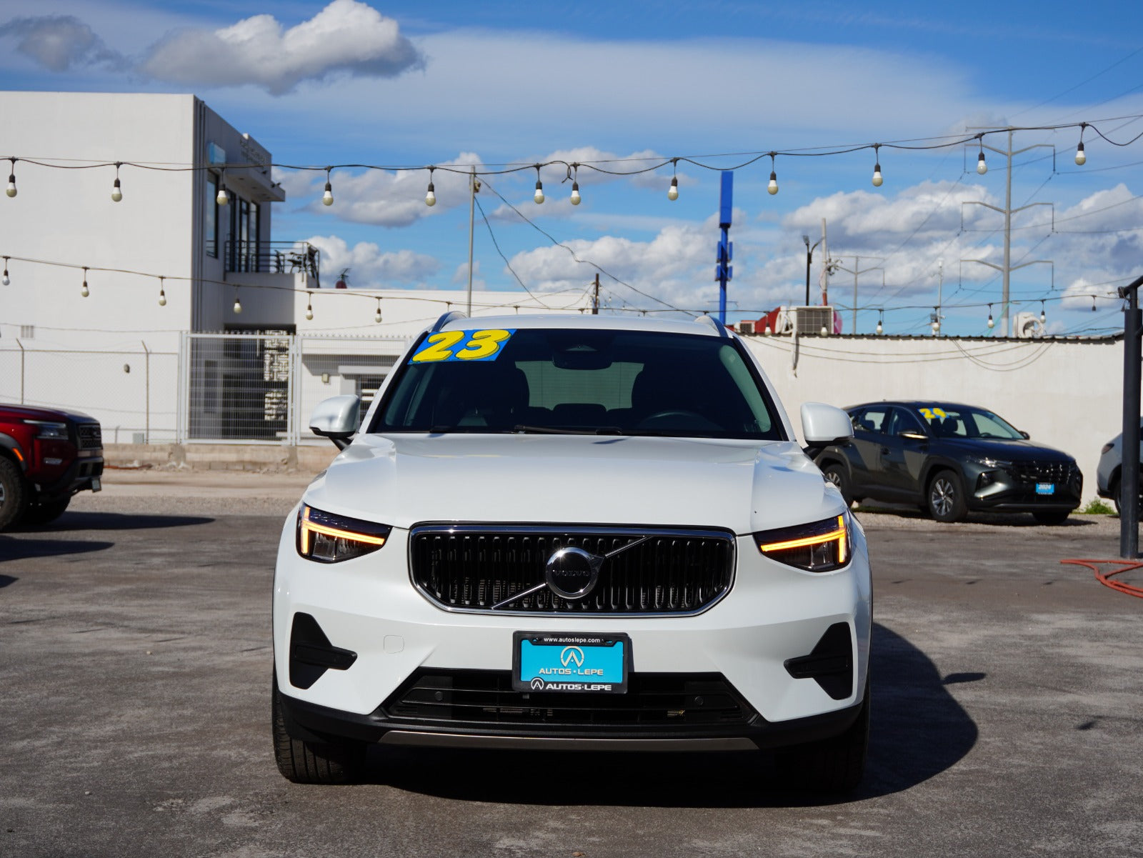 Volvo  XC40 Plus 2023