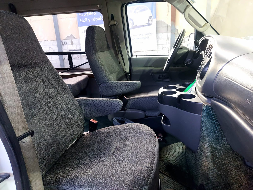 Ford Trucks Econoline 2008 (Importada) 🚐✨