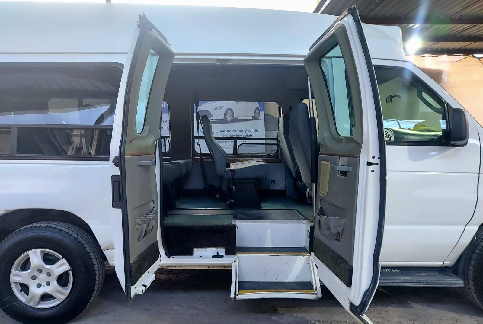 Ford Trucks Econoline 2008 (Importada) 🚐✨