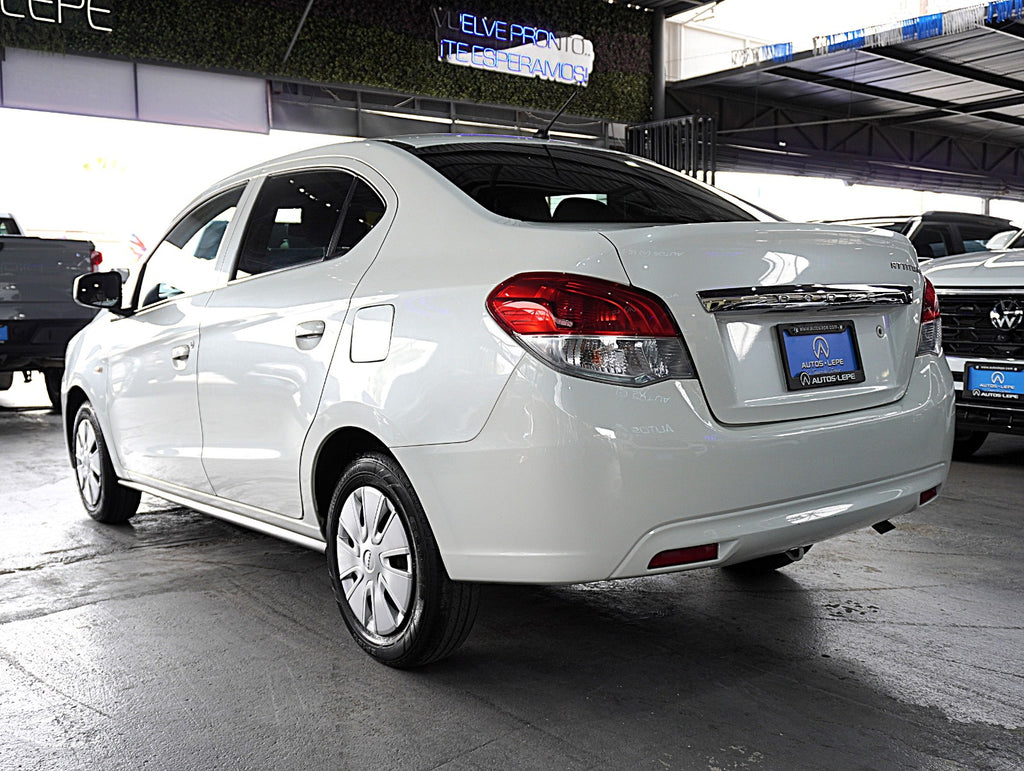 Dodge Attitude SE 2022
