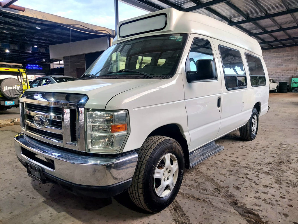 Ford Trucks Econoline 2008 (Importada) 🚐✨