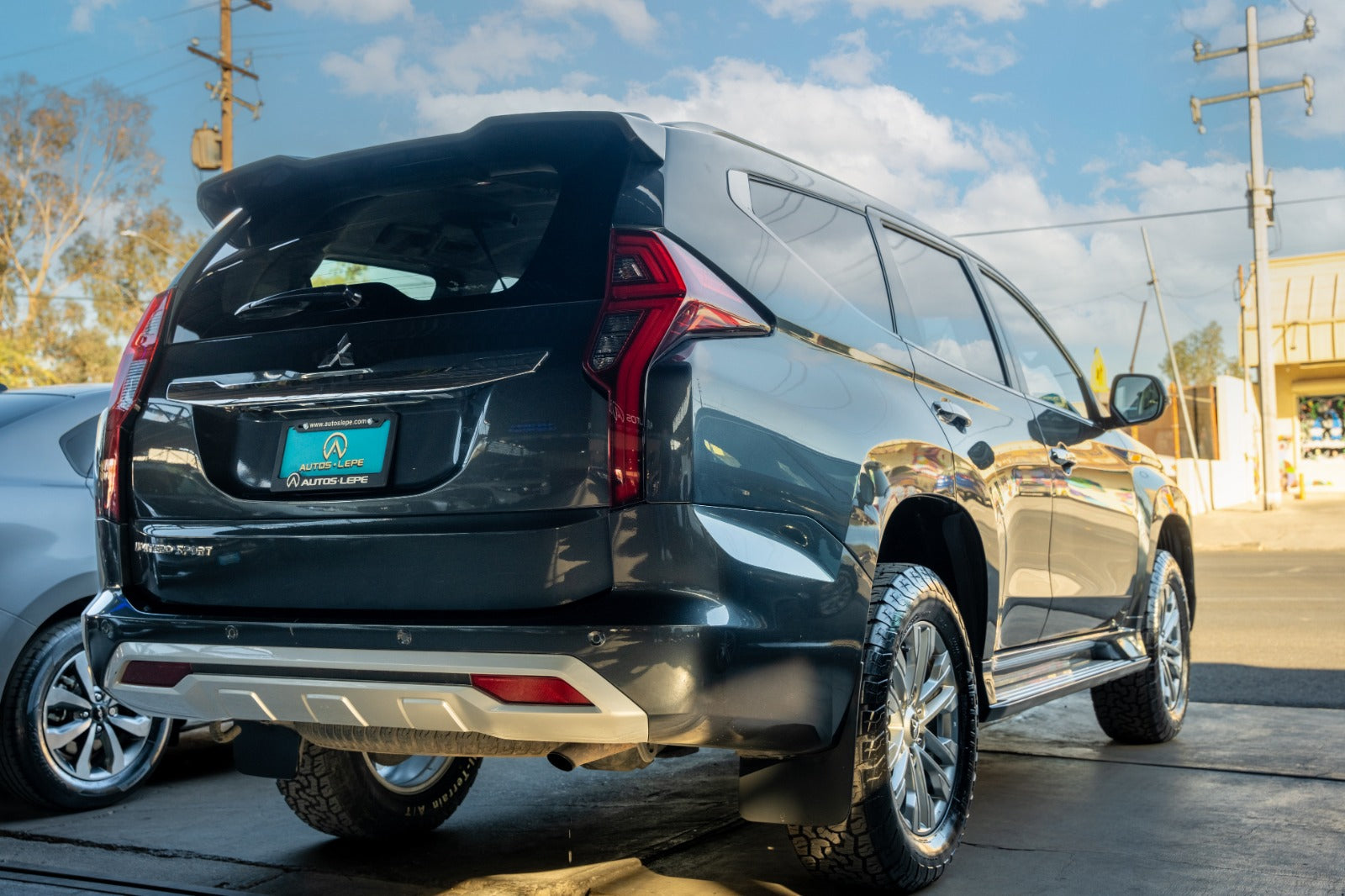 Mitsubishi Montero SE 2021