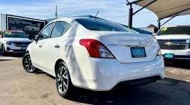 Nissan Versa Advance 2019