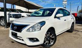 Nissan Versa Advance 2019